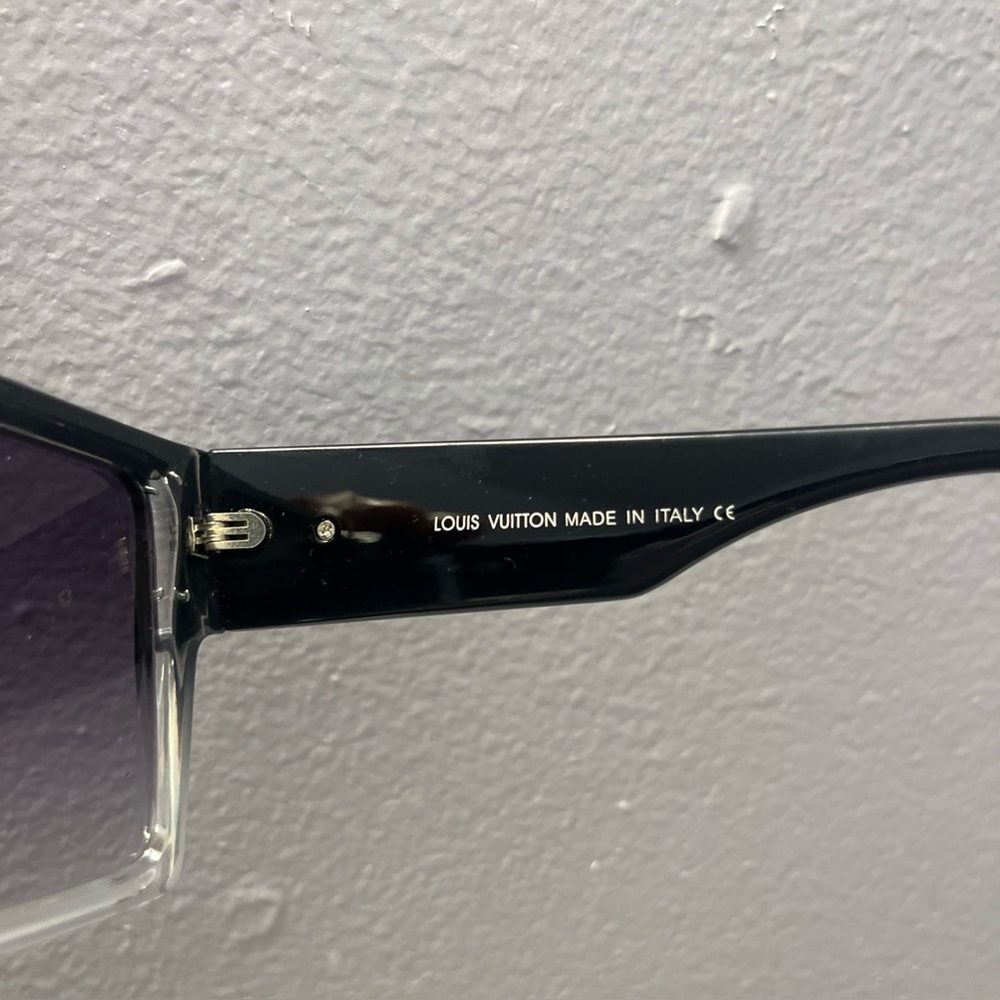 Louis Vuitton Sunglasses - Picture 4 of 4